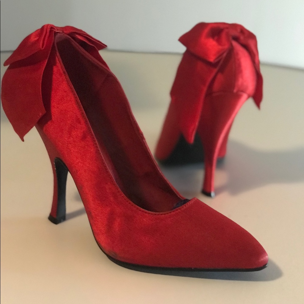 Pinup Couture Red Satin Heels with Bow! Size 9